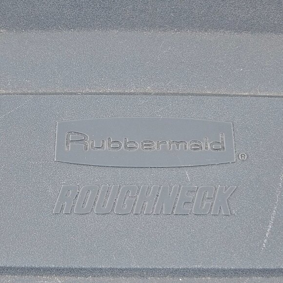 Rubbermaid Roughneck Small Storage Tote With Lid Blue Model 0475 1 Gallon Tub - Picture 3 of 10